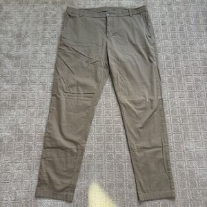 Lululemon Commission Pant Chino Classic Mens 38 Tan Golf Workwear Travel Stretch